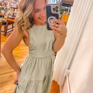 Elegant Sage Green Sleeveless Dress